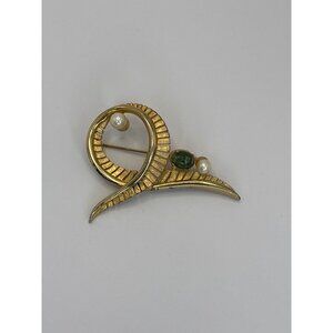 Vintage Gold Tone Pearl and Green Cabochon  Jade Brooch Pin